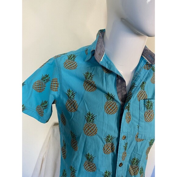 Free Planet Hawaiian PINEAPPLE Men’s Size Small Button Up Short Sleeve - Picture 2 of 8